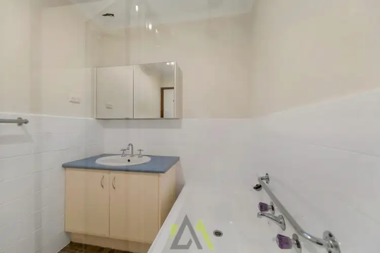 Fifth view of Homely unit listing, 4/69 Beach Street, Frankston VIC 3199