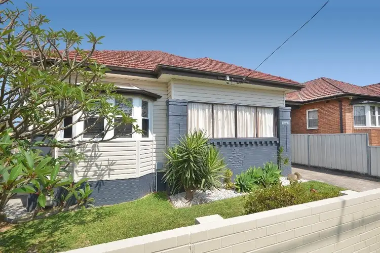 30 Woodstock Street, Mayfield NSW 2304