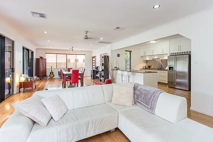 10 Seaside Place, Blacks Beach QLD 4740