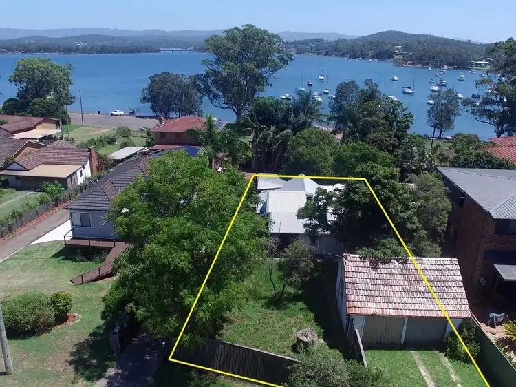 179 Bay Road, Bolton Point NSW 2283