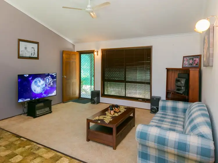 18 Bayrise Drive, Urangan QLD 4655