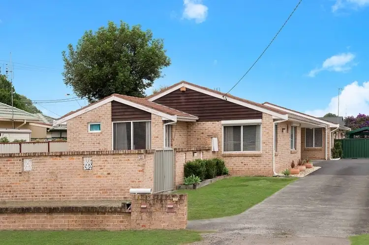 1/4 Waratah Avenue, Woy Woy NSW 2256