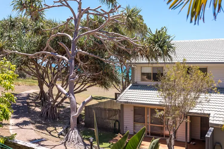 Main view of Homely unit listing, 18/21-25 Cumming Parade, Point Lookout QLD 4183