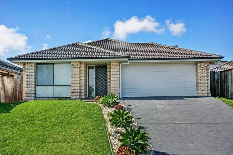 15 Grasshawk Drive