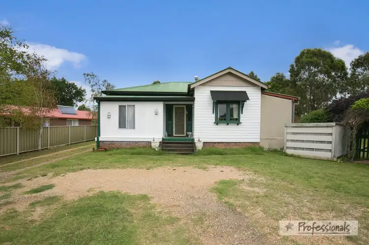 18 Samuelson Crescent, Armidale NSW 2350