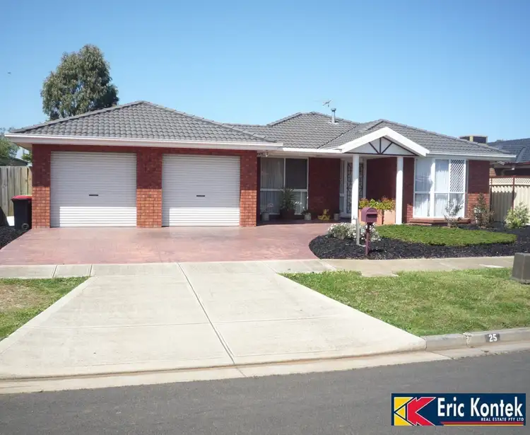 25 Dunvegan Drive, Kurunjang VIC 3337