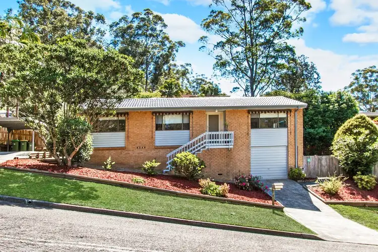1 Valley View Road, Wyoming NSW 2250