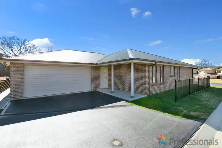 Second view of Homely house listing, 6/22 Freeman Crescent, Armidale NSW 2350