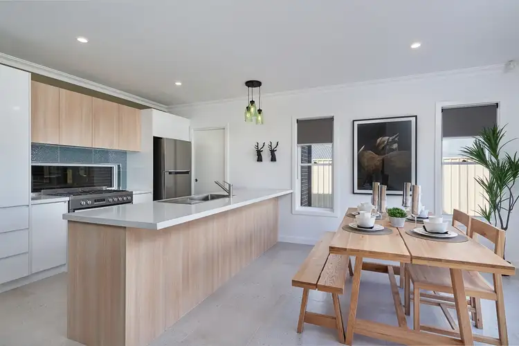 Fifth view of Homely house listing, 7 Morris Crescent, Gobbagombalin NSW 2650