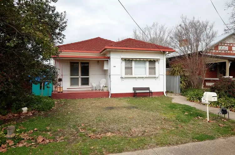 180 Gurwood Street, Wagga Wagga NSW 2650