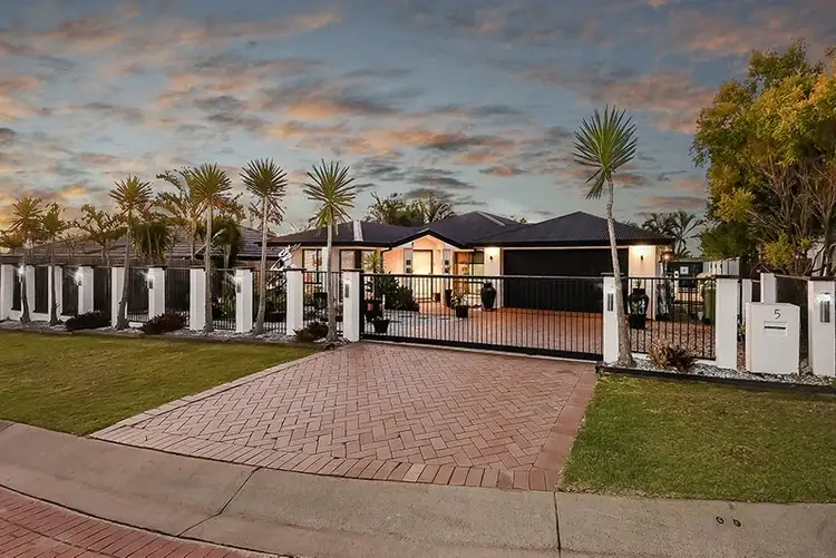 5 Standford Place, Regents Park QLD 4118