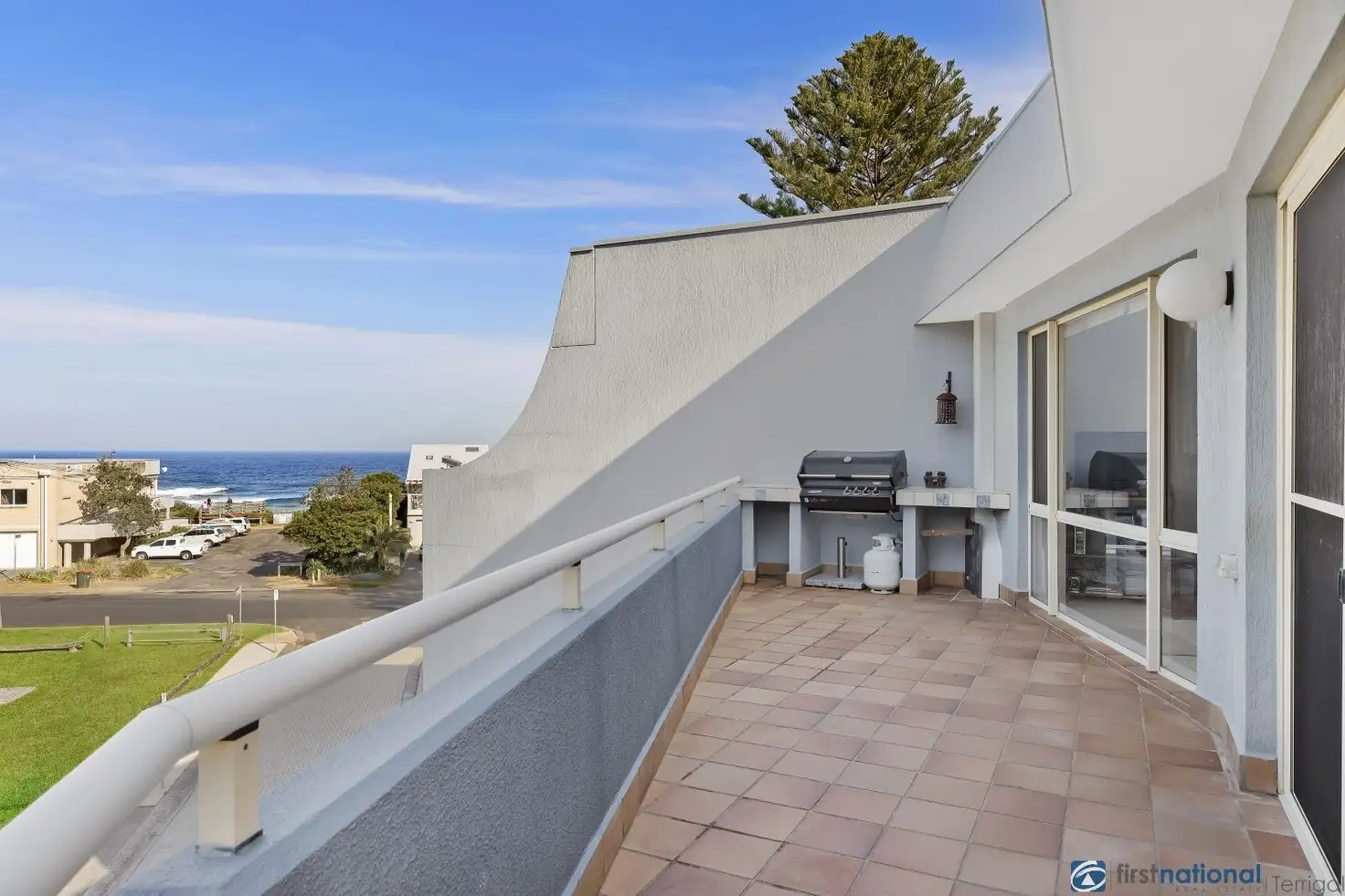 Main view of Homely unit listing, 10/21-23 North Avoca Parade, North Avoca NSW 2260