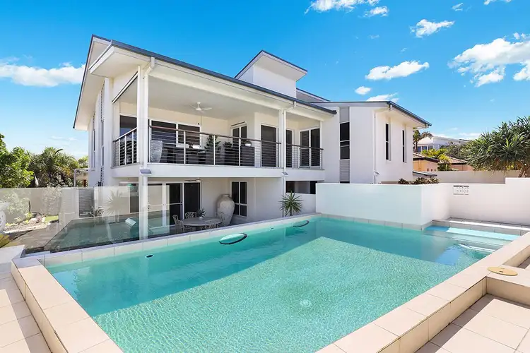 10 Antipodes Close, Castaways Beach QLD 4567