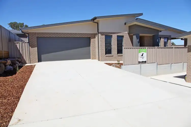 2/7 Darcy Drive, Boorooma NSW 2650