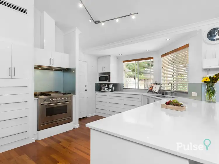 Second view of Homely house listing, 7 Maplin Place, Rossmoyne WA 6148