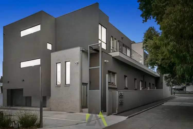 2/2 Omaroo Lane, Frankston VIC 3199