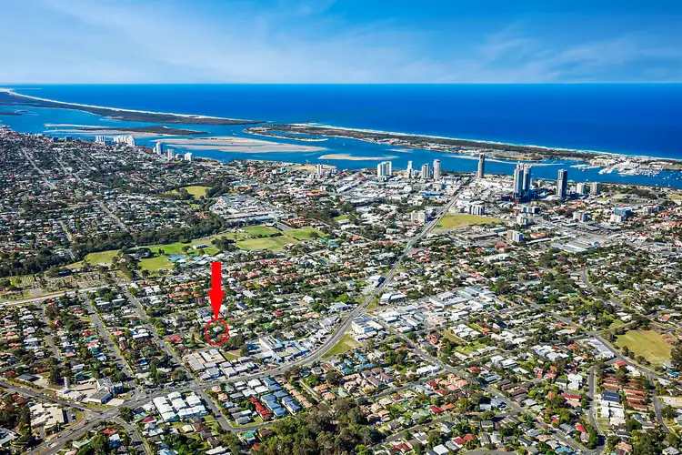 2/128 Falconer Street, Southport QLD 4215