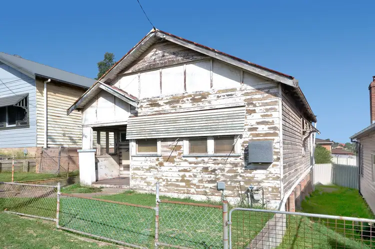 82 Woodstock Street, Mayfield NSW 2304