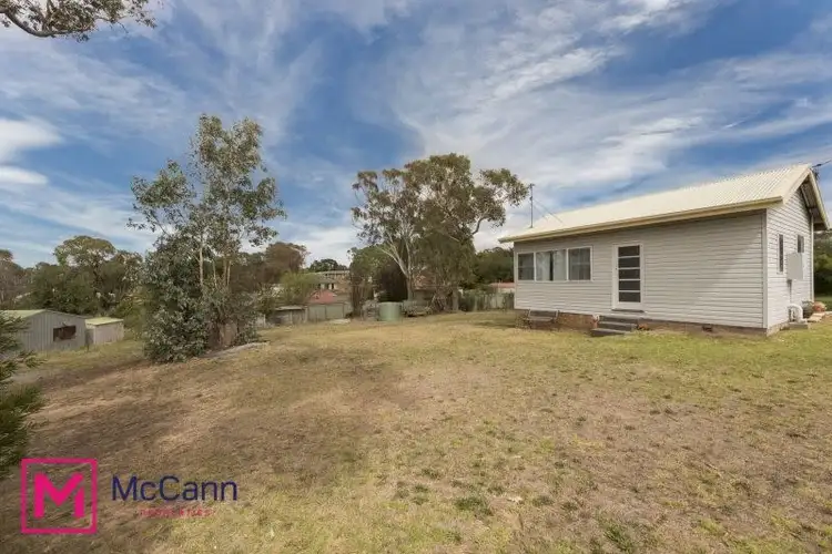 6 Bond Street, Gunning NSW 2581