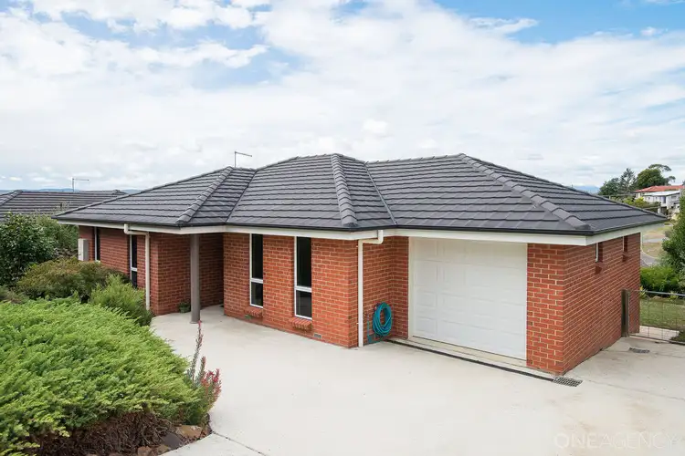 2/7 Chevron Place, Riverside TAS 7250