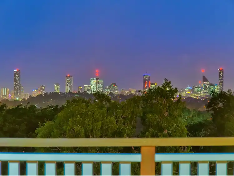 1044 South Pine Road, Everton Hills QLD 4053