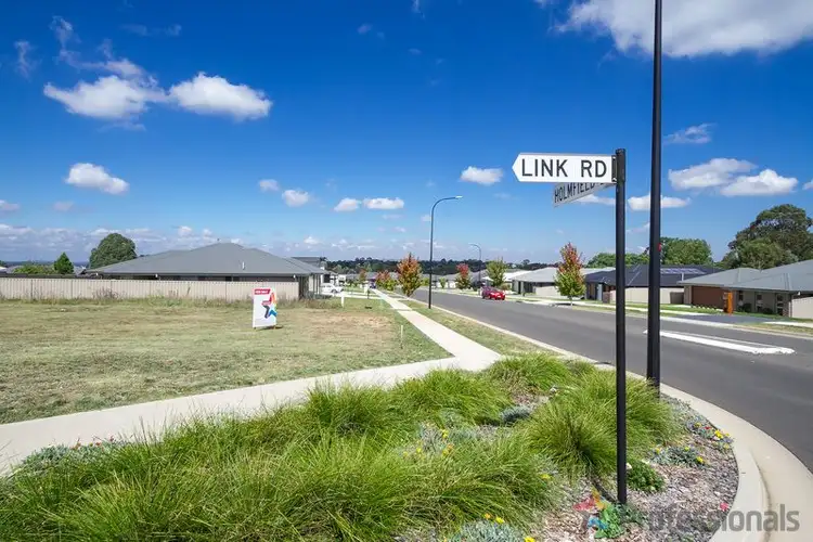 1 Holmfield Drive, Armidale NSW 2350