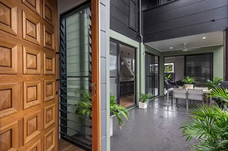 21 Round Bush Crescent, Maroochydore QLD 4558