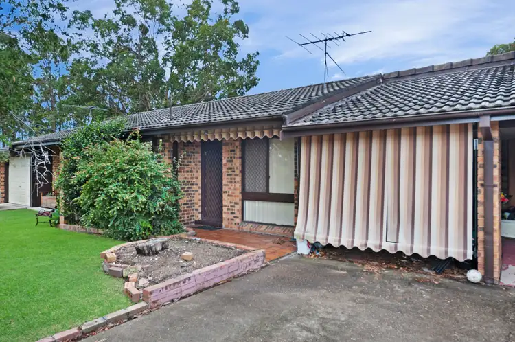 Main view of Homely unit listing, 2/27 Stradbroke Avenue, Metford NSW 2323