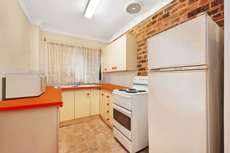 Second view of Homely unit listing, 2/27 Stradbroke Avenue, Metford NSW 2323