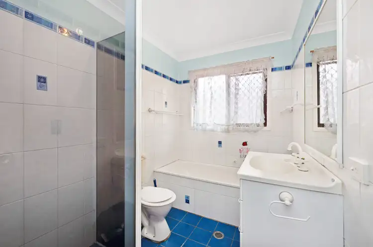 Third view of Homely unit listing, 2/27 Stradbroke Avenue, Metford NSW 2323