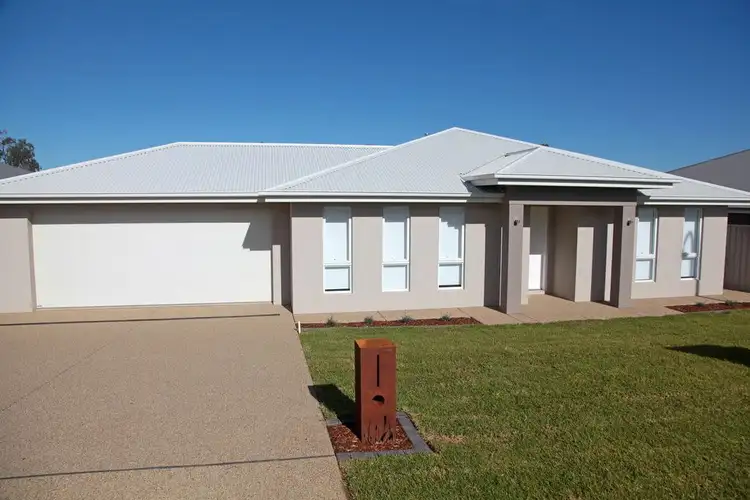 19 Yenda Avenue, Gobbagombalin NSW 2650
