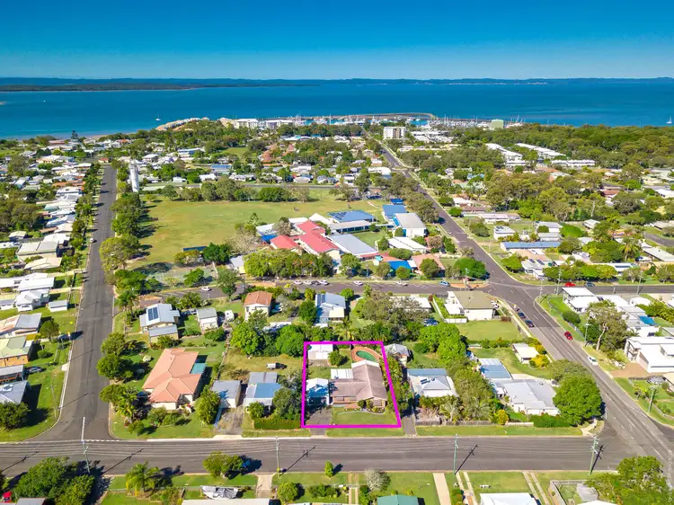18 Hansen Street, Urangan QLD 4655