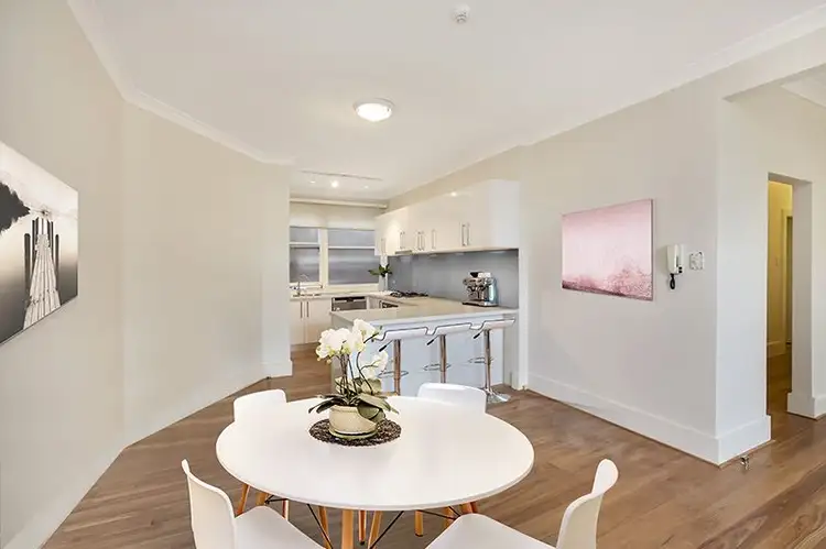 Third view of Homely apartment listing, 4/11 Shellcove Road, Kurraba Point NSW 2089