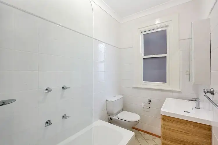 Fifth view of Homely apartment listing, 4/11 Shellcove Road, Kurraba Point NSW 2089