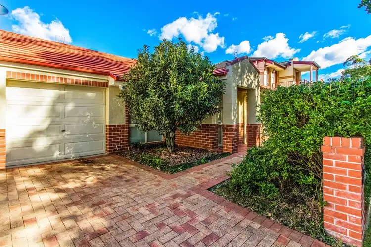 9 Wingello Crescent, Wyoming NSW 2250