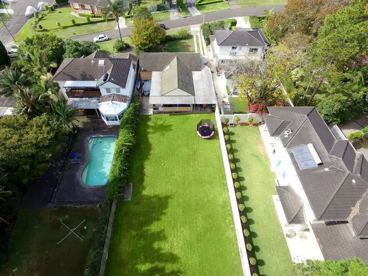 12 Edinburgh Road, Forestville NSW 2087