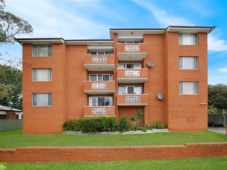 Main view of Homely unit listing, 1/9-11 Collaery Road, Fairy Meadow NSW 2519