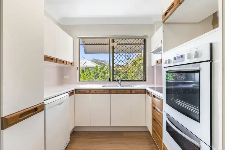 Sixth view of Homely unit listing, 2/39 Raven Street, St Lucia QLD 4067