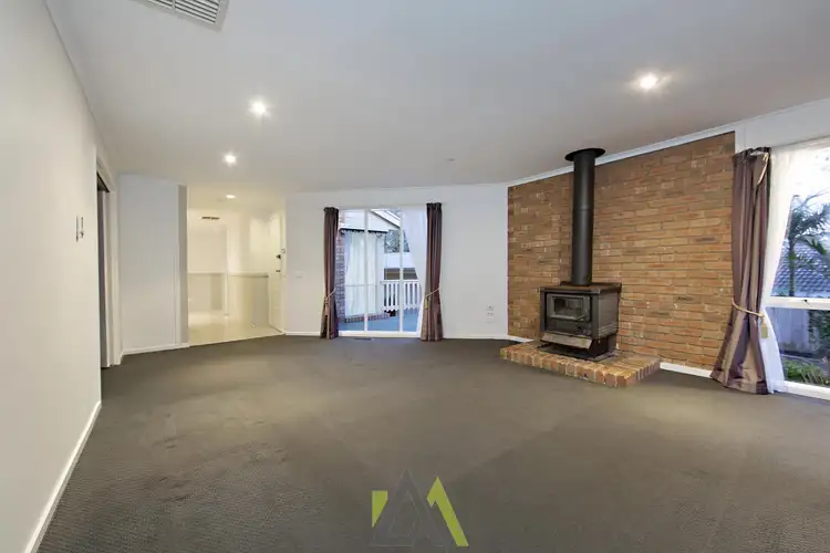 Fifth view of Homely house listing, 8 Danielle Court, Langwarrin VIC 3910