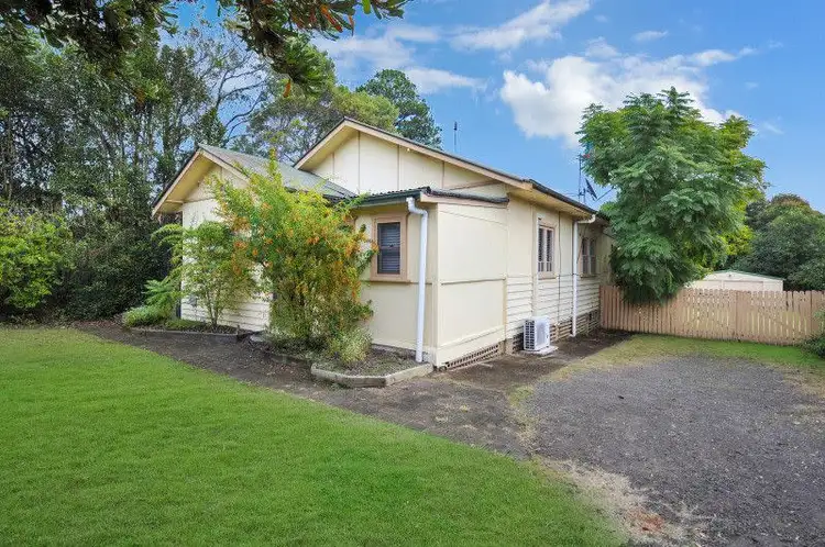7 Brinawarr Street, Bomaderry NSW 2541