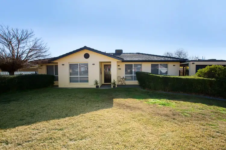 4 Yungana Place, Glenfield Park NSW 2650