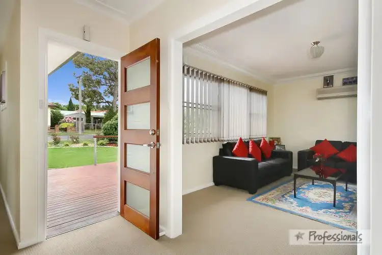 Fifth view of Homely house listing, 1 Kelly Av, Armidale NSW 2350