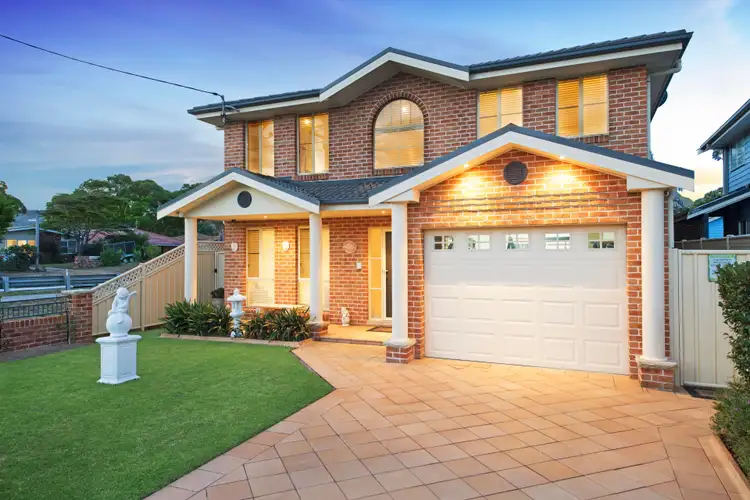 15 Hobart Avenue, Umina Beach NSW 2257