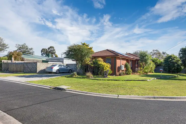 6 Dorchester Cres, Carrum Downs VIC 3201