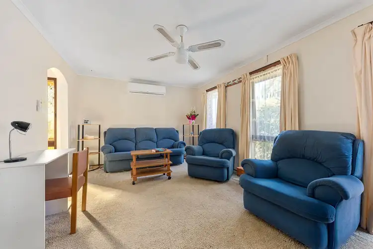 Second view of Homely house listing, 6 Dorchester Cres, Carrum Downs VIC 3201