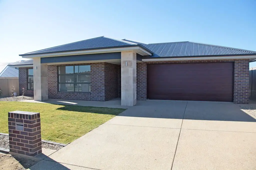 Main view of Homely house listing, 52 Lingiari Drive, Lloyd NSW 2650