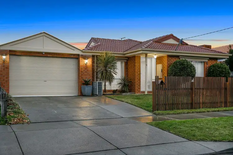 8 Allemby Drive, Cranbourne West VIC 3977