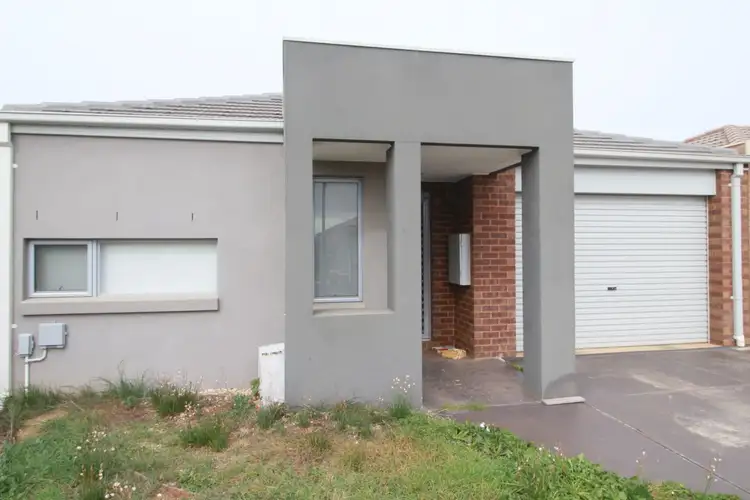 10 Colonus St, Kurunjang VIC 3337
