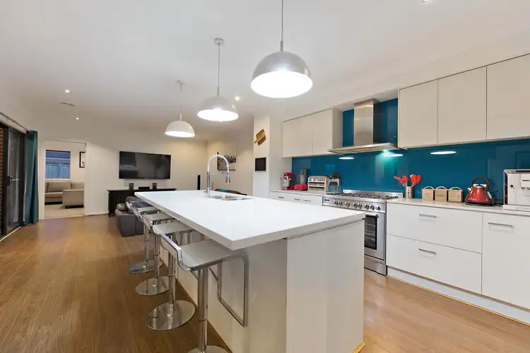 28 Erindale Street, Cranbourne West VIC 3977