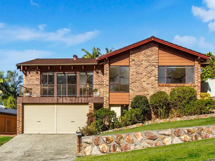 6 Crawford Crescent, Wyoming NSW 2250